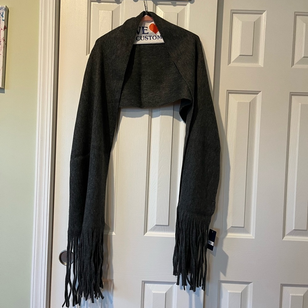Lucky Brand Gray Fringe Scarf, NWT - Picture 2 of 8